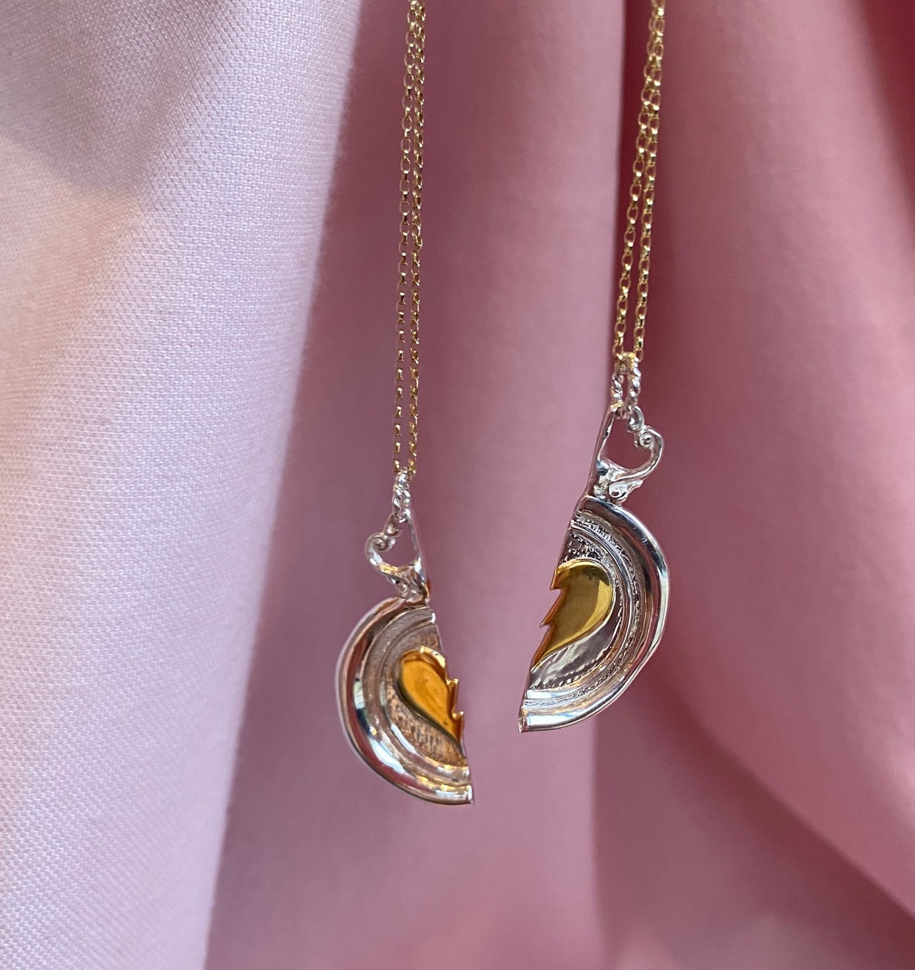 Jessica Chain Shared Friendship Heart Charm Duo – Jessica de Lotz Jewellery